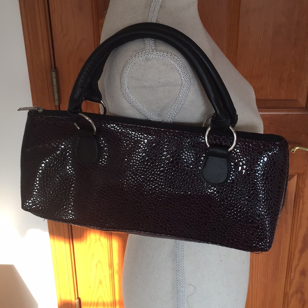 Insulated wine clutch